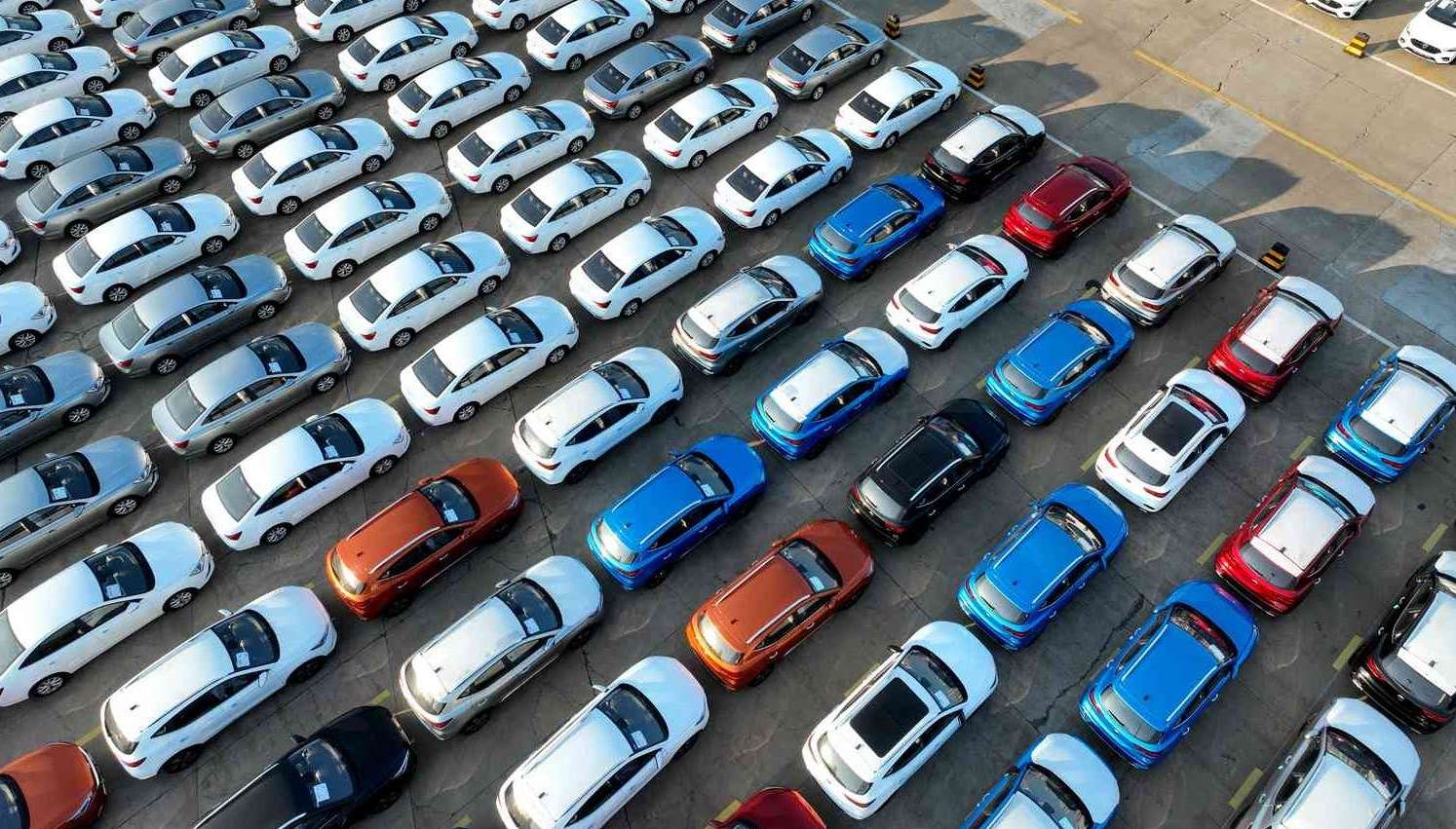 Адміністрація Байдена перевірить китайські автомобілі на предмет загрози нацбезпеці США зображення